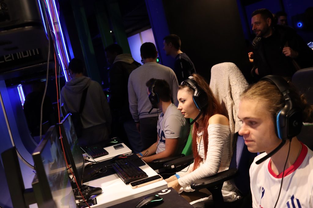 Rise to Supremacy, une compétition d’e-sport exclusivement féminine