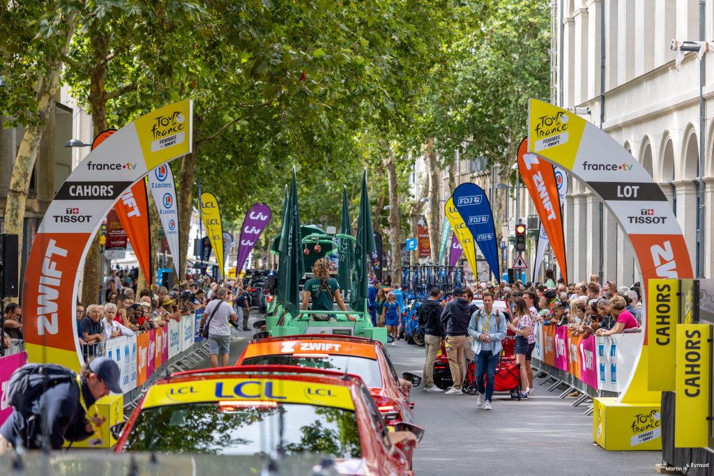 Tour de France Femmes : La caravane publicitaire, une institution qui ne s’épuise pas