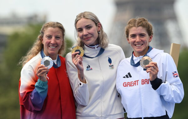 Cassandre Beaugrand a décroché la médaille d'or du triathlon individuel des Jeux olympiques de Paris 2024. @CNOSF/KMSP