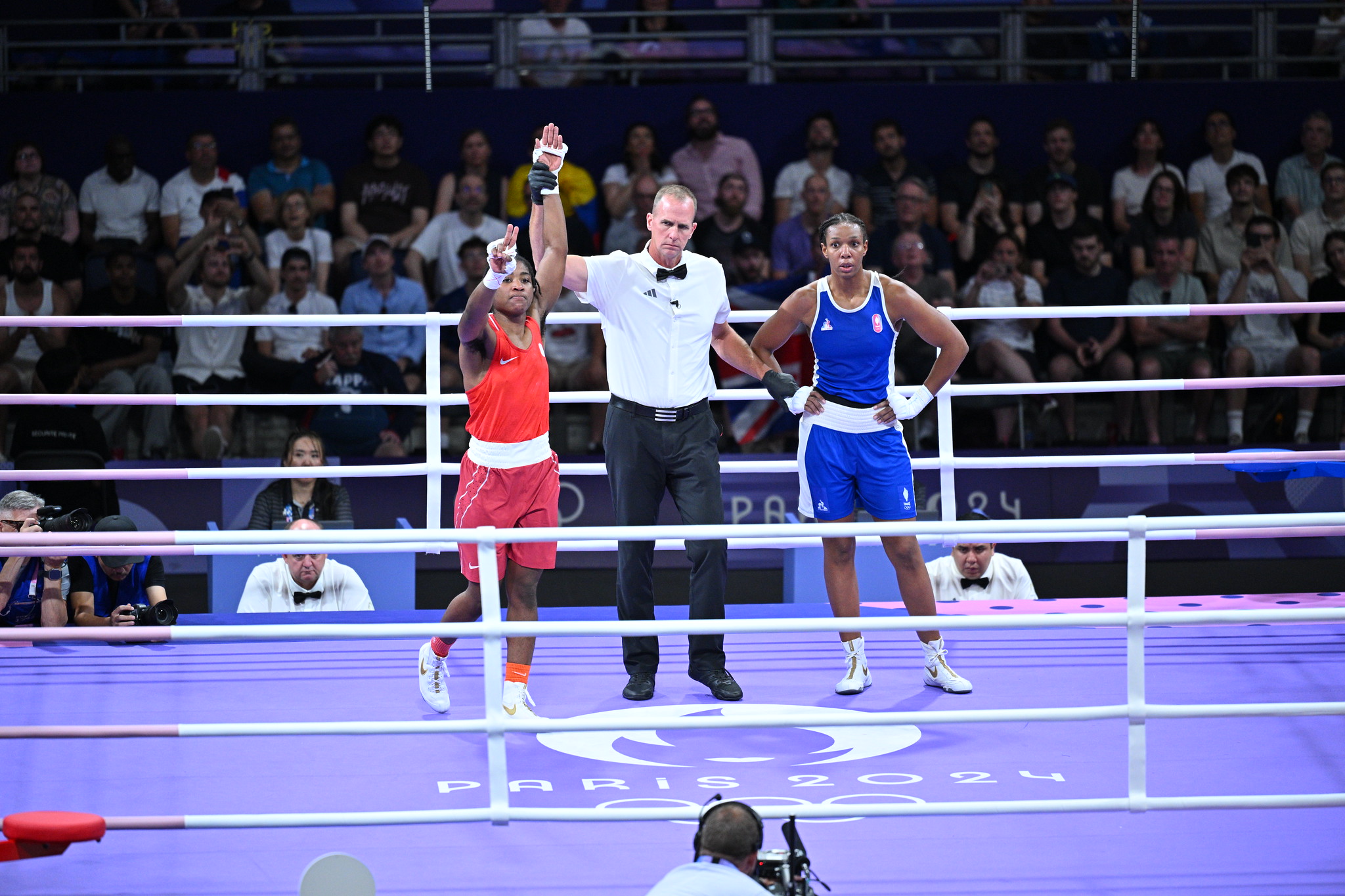 La Française Davina Michel s'est inclinée en quart de finale des Jeux olympiques de Paris 2024 face à Cindy Ngamba. Elle marque l'histoire de la boxe et la cause des réfugiés à travers le monde. CNOSF/KMSP