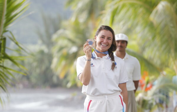 Johanne Defay fête sa médaille de bronze aux JO de Paris 2024. ©️ CNOSF/KMSP