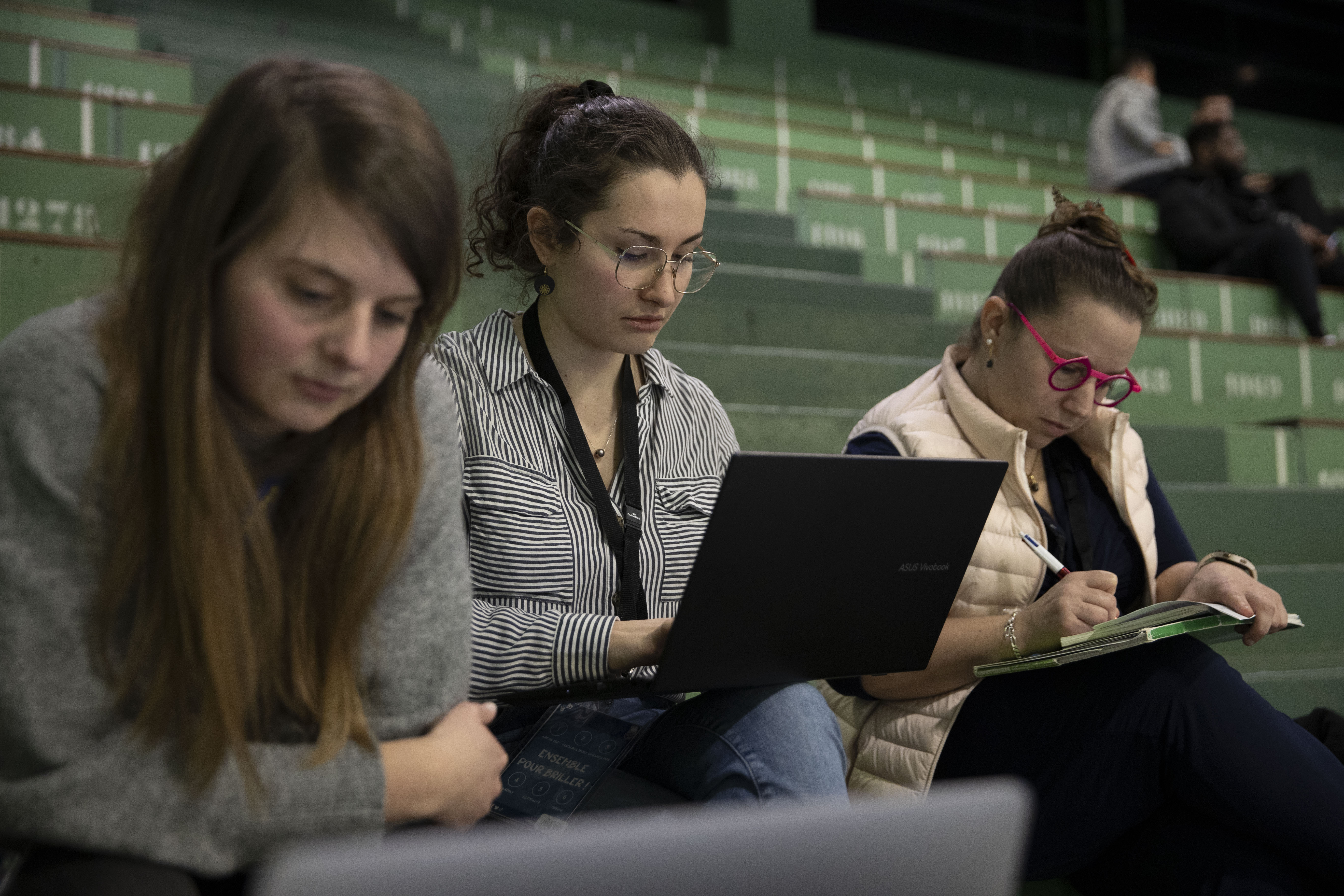 Ces néo-journalistes écrivent pour certaines leur premier compte-rendu de match à la Stella Saint-Maur. ©Marie Lopez-Vivanco/FDJ