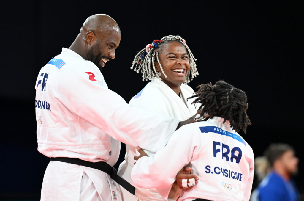 Paris 2024 (judo) : L’équipe mixte conserve son or